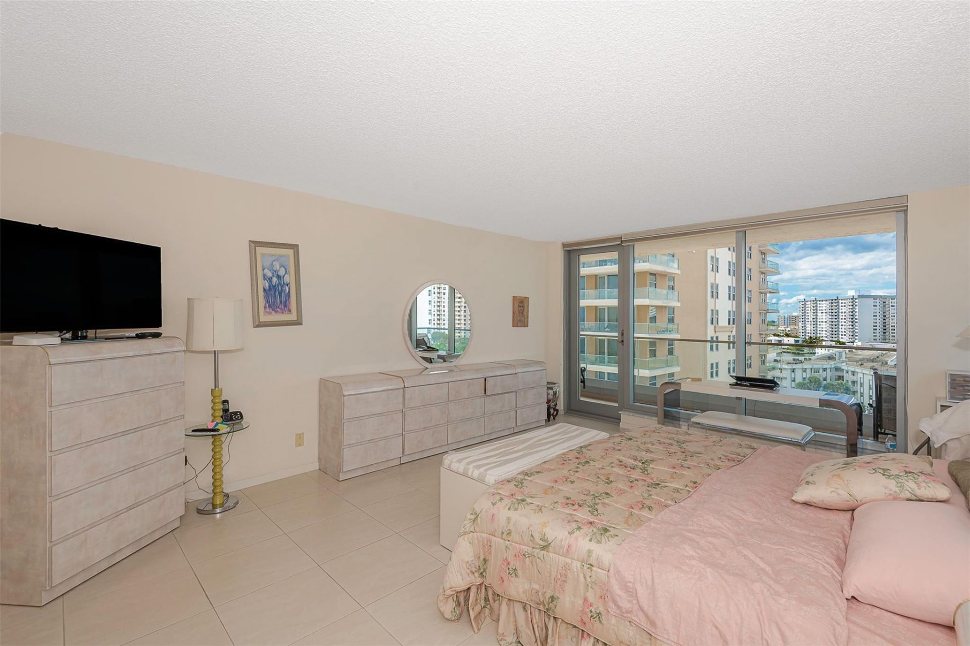 1912 S Ocean Drive, Unit 9C, Hallandale Beach, FL 33009 Photo