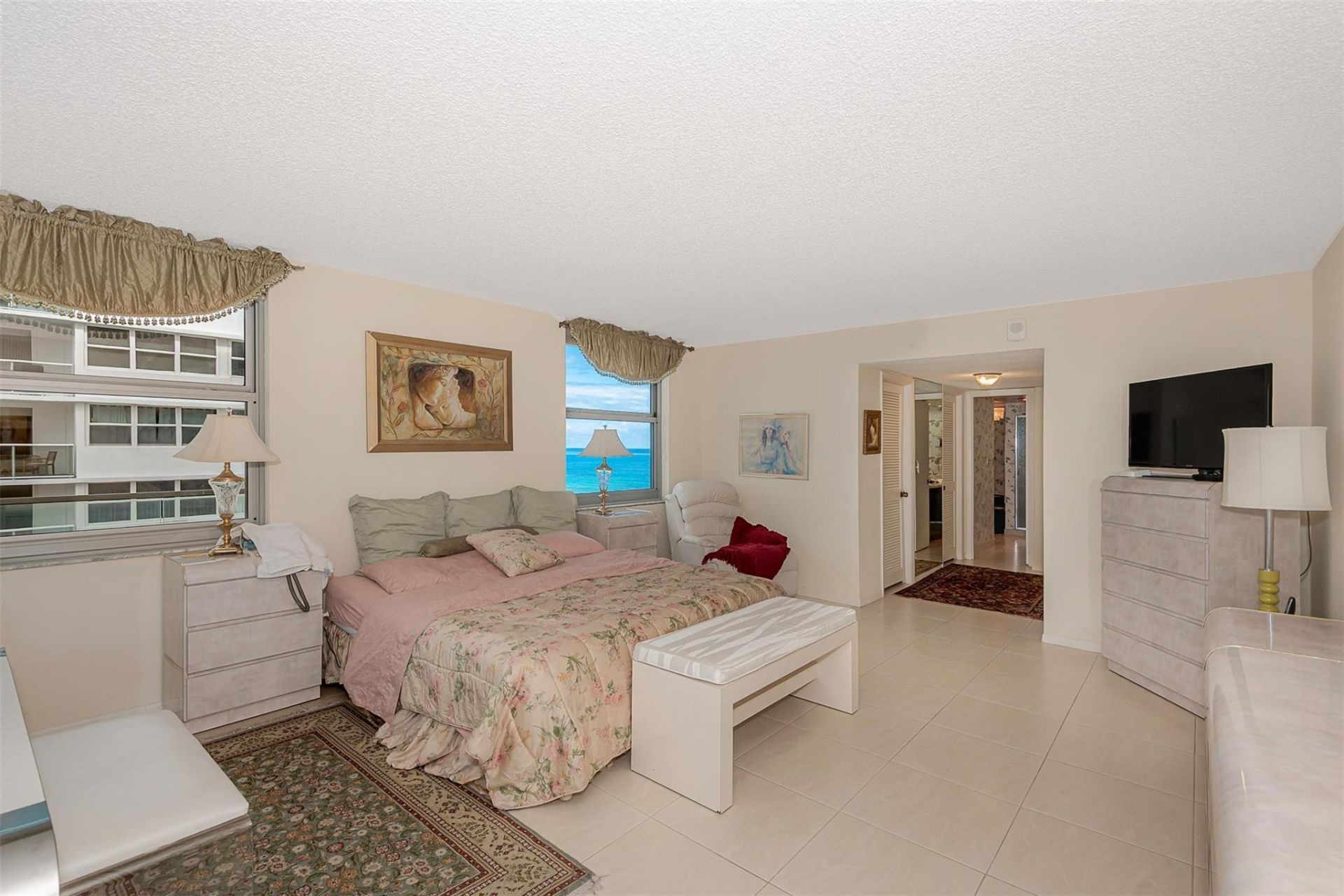 1912 S Ocean Drive, Unit 9C, Hallandale Beach, FL 33009 Photo