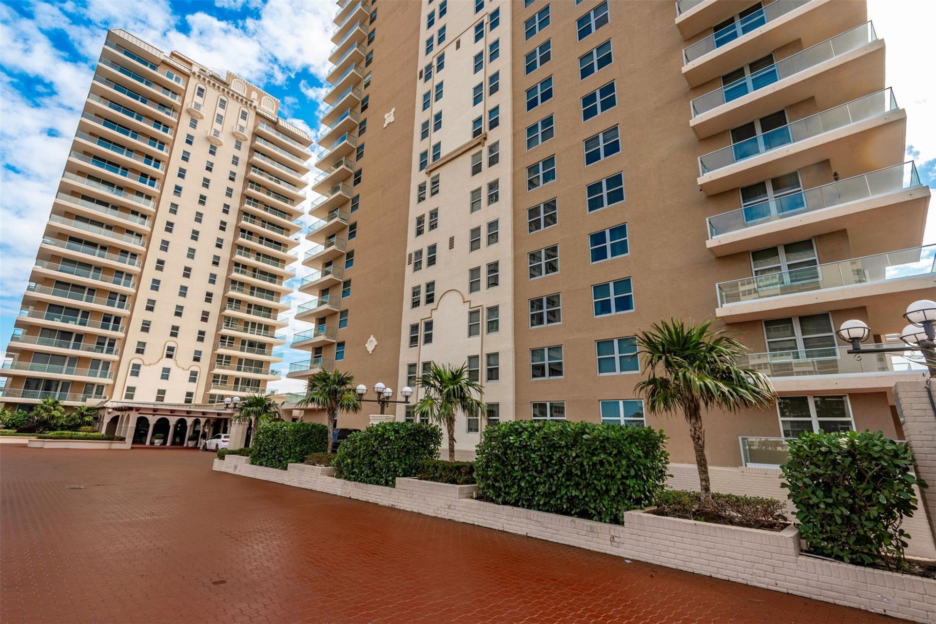 1912 S Ocean Drive, Unit 9C, Hallandale Beach, FL 33009 Photo