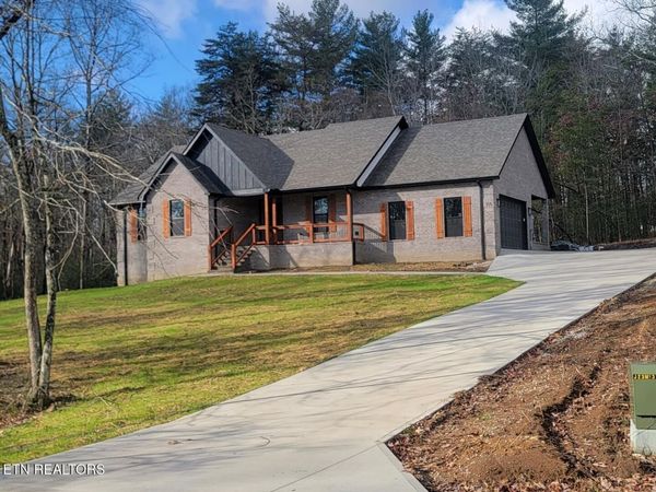 155 Riverchase Drive, Crossville, TN 38571