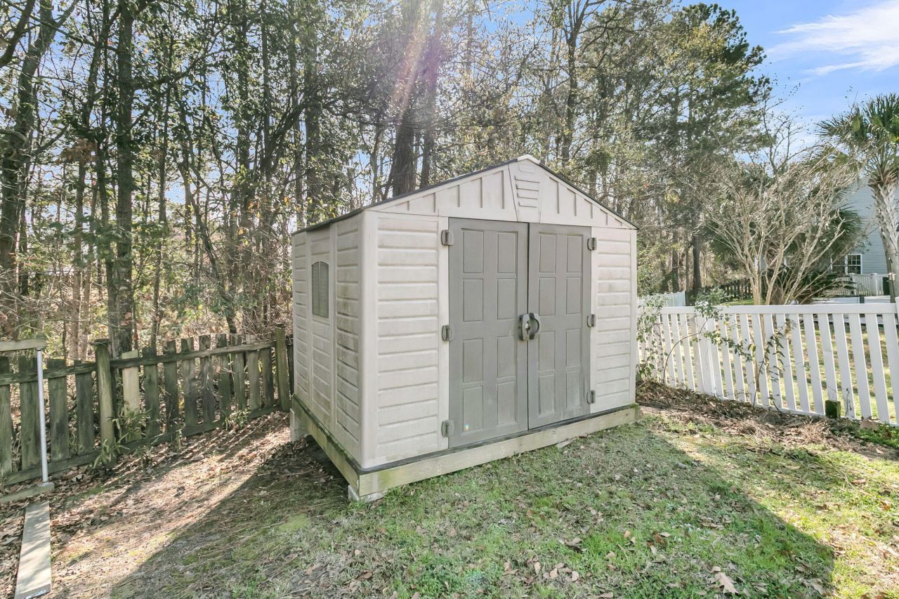 7478 Hawks Circle Photo 43