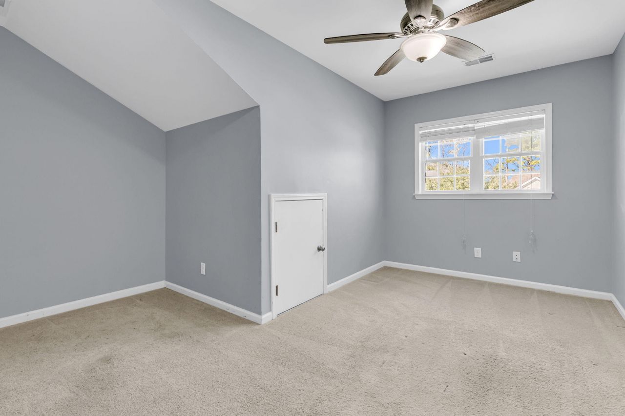 7478 Hawks Circle Photo 9