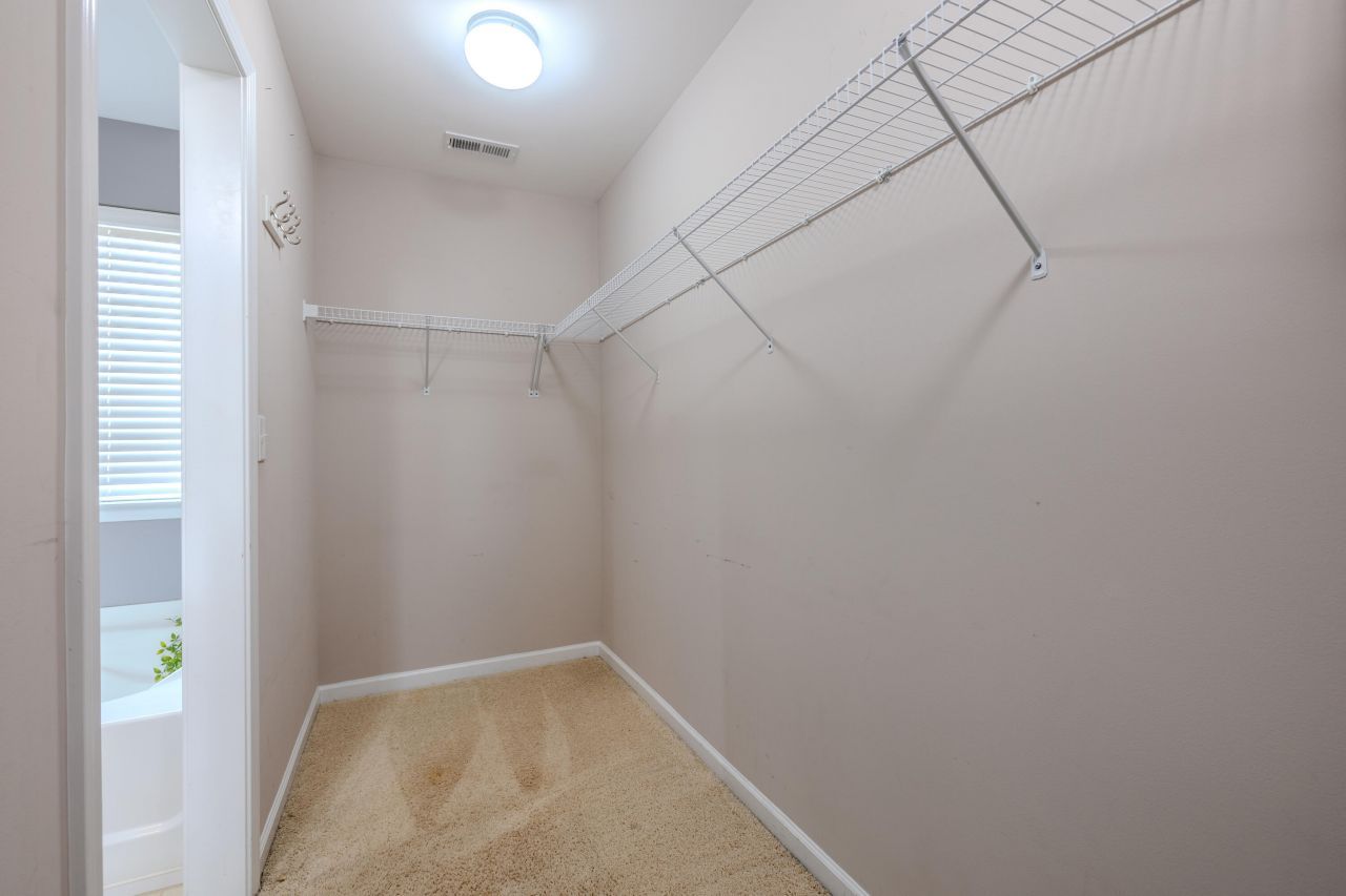 106 Scotland Drive Photo 33