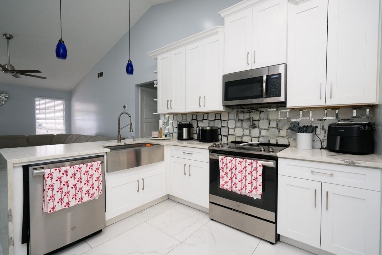 6502 Yellowhammer Avenue, Tampa, FL 33625 Photo