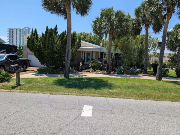 14 Sabine Dr, Pensacola Beach, FL 32561