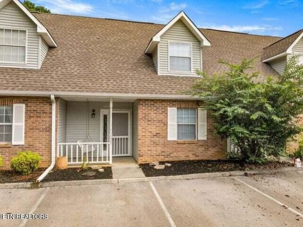 2027 Silverbrook Drive, Knoxville, TN 37923