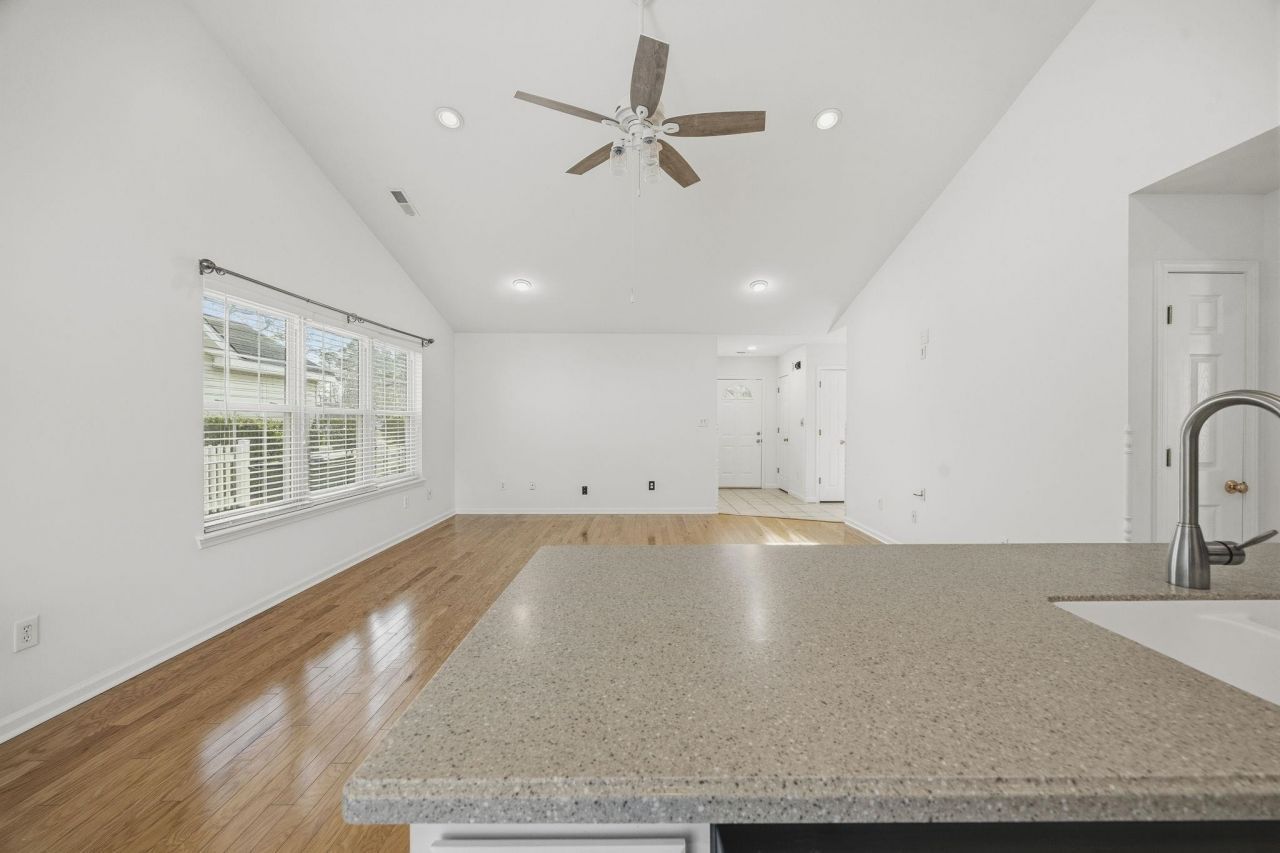 6681 Wisteria Dr. Photo 12