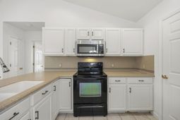 6681 Wisteria Dr. photo 4