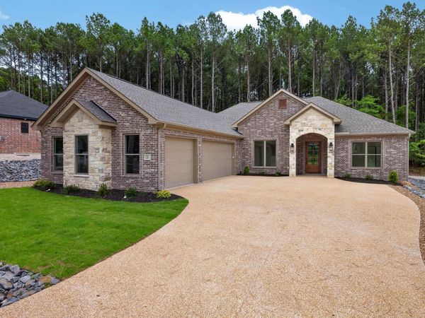 22 Realeza Court, Hot Springs Village, AR 71909