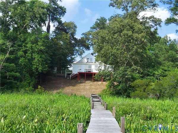 25122 S Tidewater Trail, Tappahannock, VA 22560
