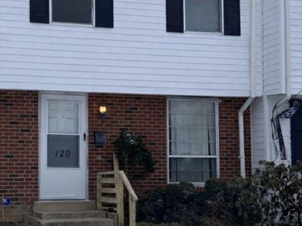 120 HOPKINS COURT, NEWARK, DE 19713