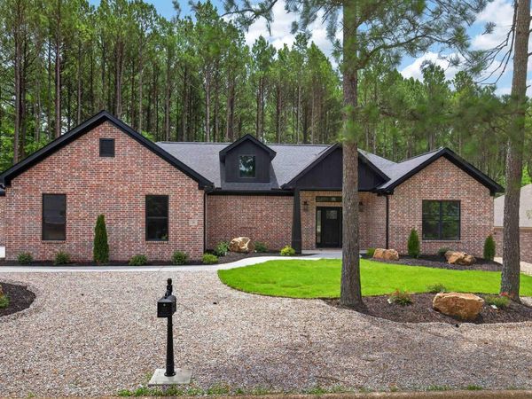 24 Realeza Court, Hot Springs Village, AR 71909
