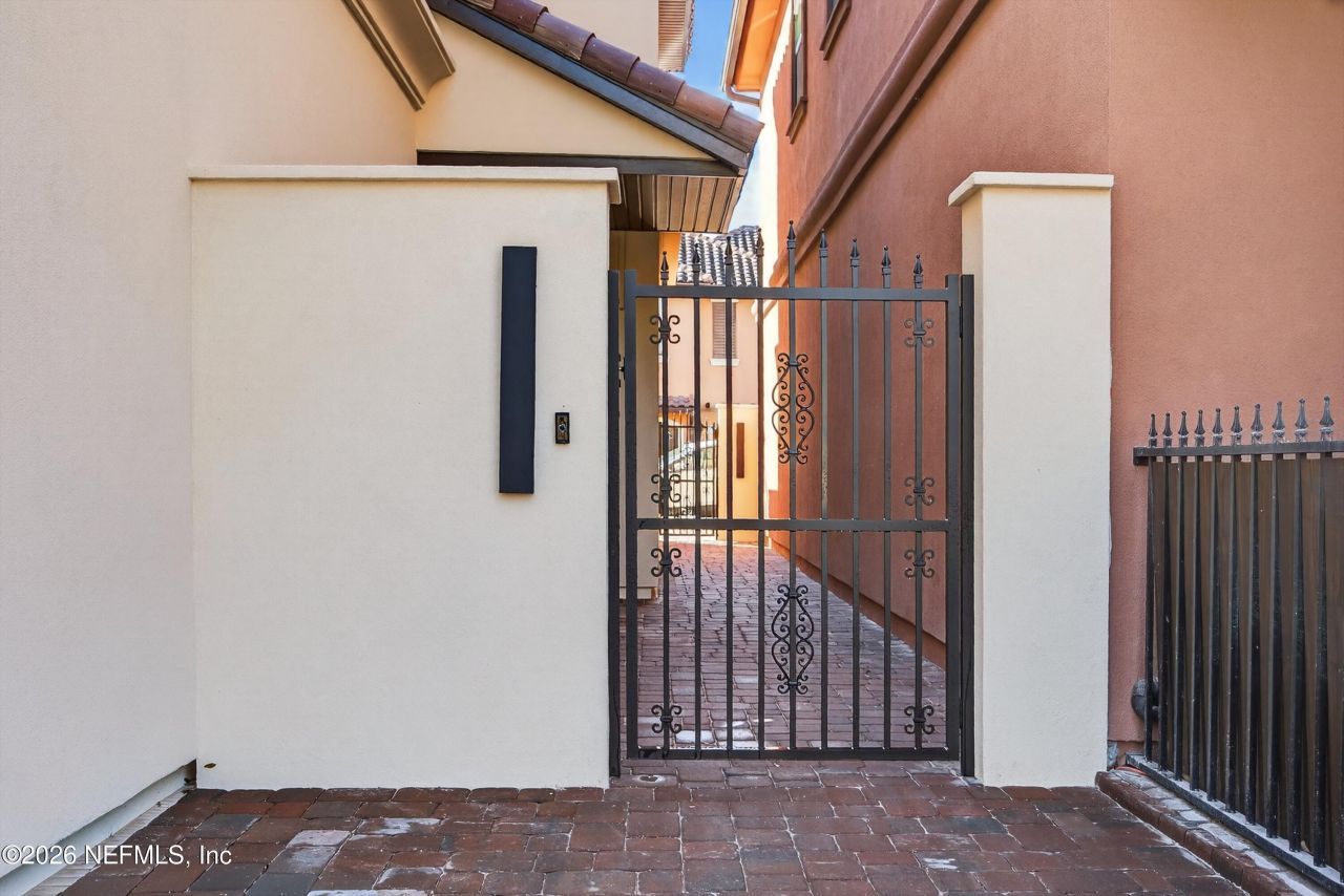 8865 La Terrazza Place, Jacksonville, FL 32217 Photo