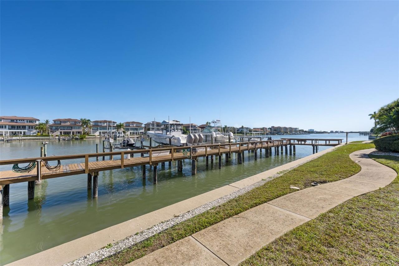 4750 Brittany Drive S, Unit 26, Saint Petersburg, FL 33715 Photo