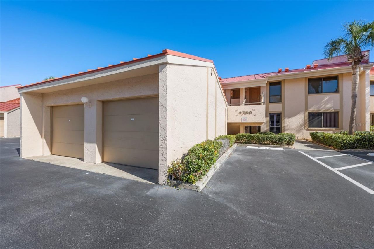 4750 Brittany Drive S, Unit 26, Saint Petersburg, FL 33715 Photo