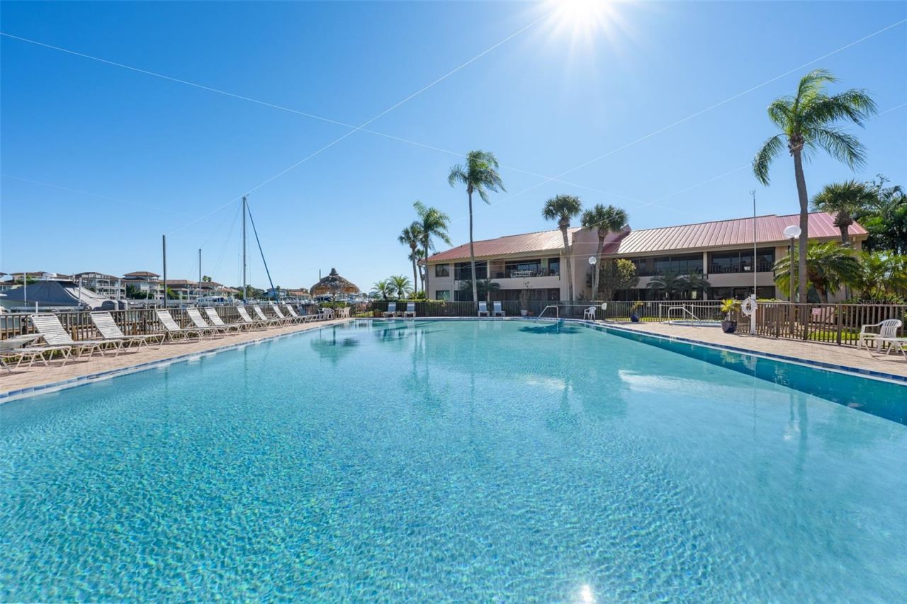 4750 Brittany Drive S, Unit 26, Saint Petersburg, FL 33715 Photo