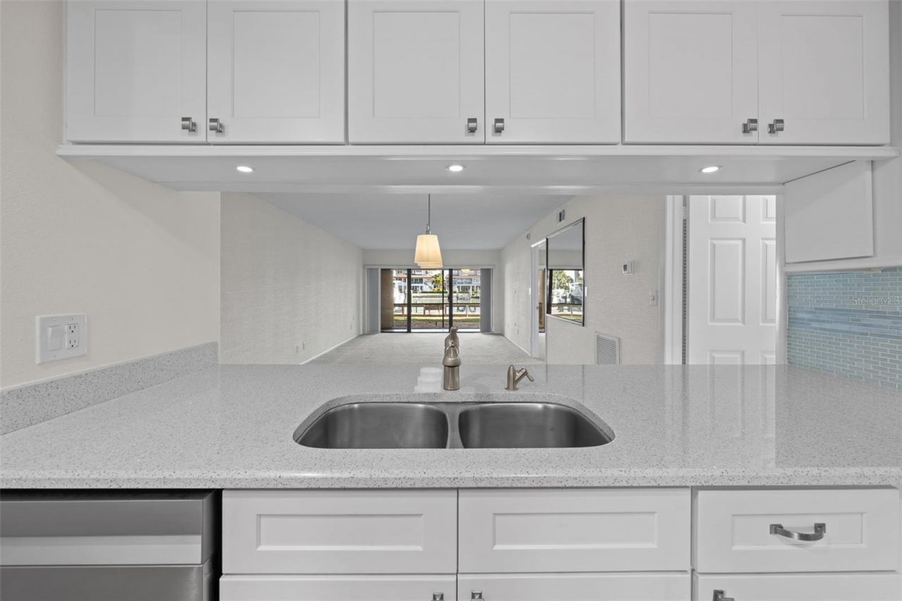 4750 Brittany Drive S, Unit 26, Saint Petersburg, FL 33715 Photo