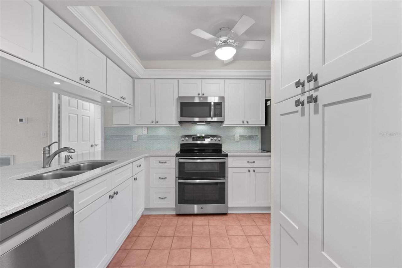 4750 Brittany Drive S, Unit 26, Saint Petersburg, FL 33715 Photo