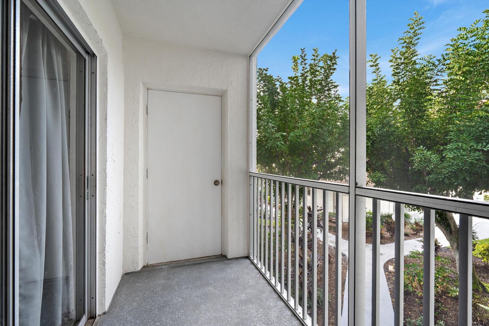 1516 S Lakeside Drive, Unit 207, Lake Worth Beach, FL 33460 Photo