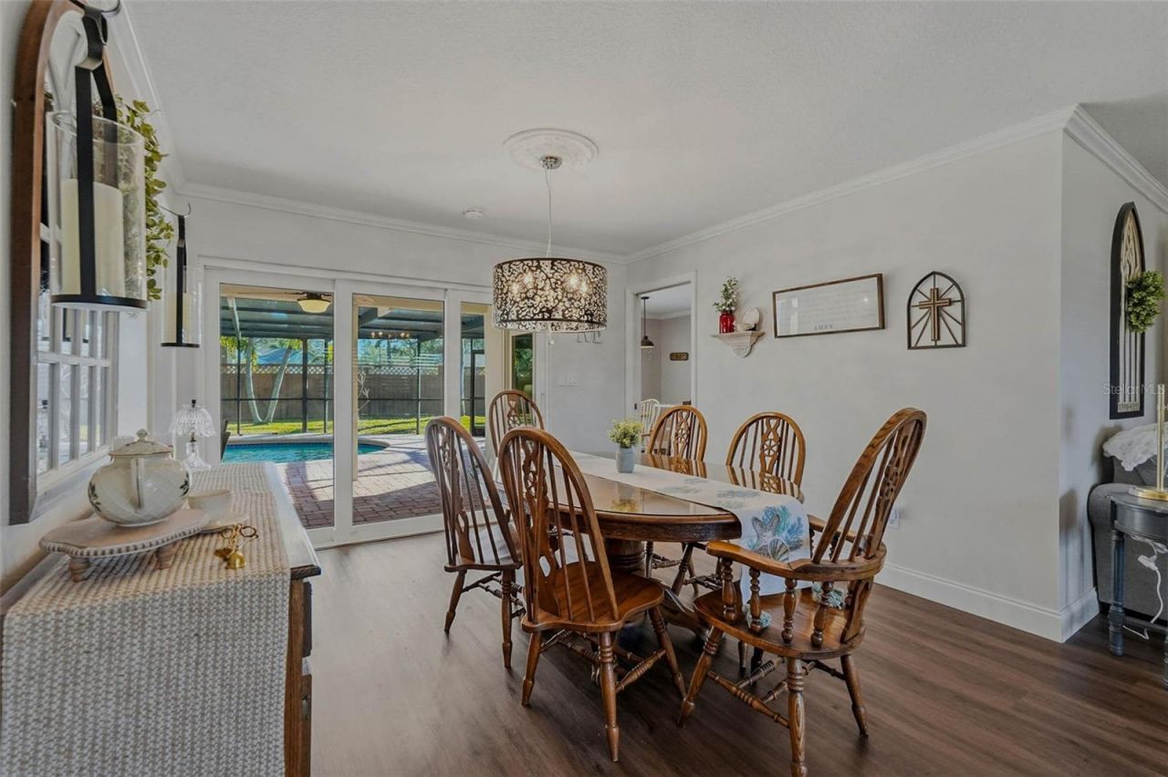 10099 Linden Place Drive, Seminole, FL 33776 Photo