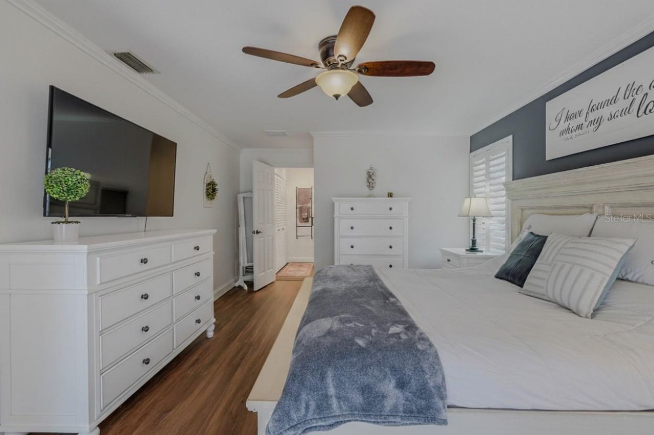 10099 Linden Place Drive, Seminole, FL 33776 Photo