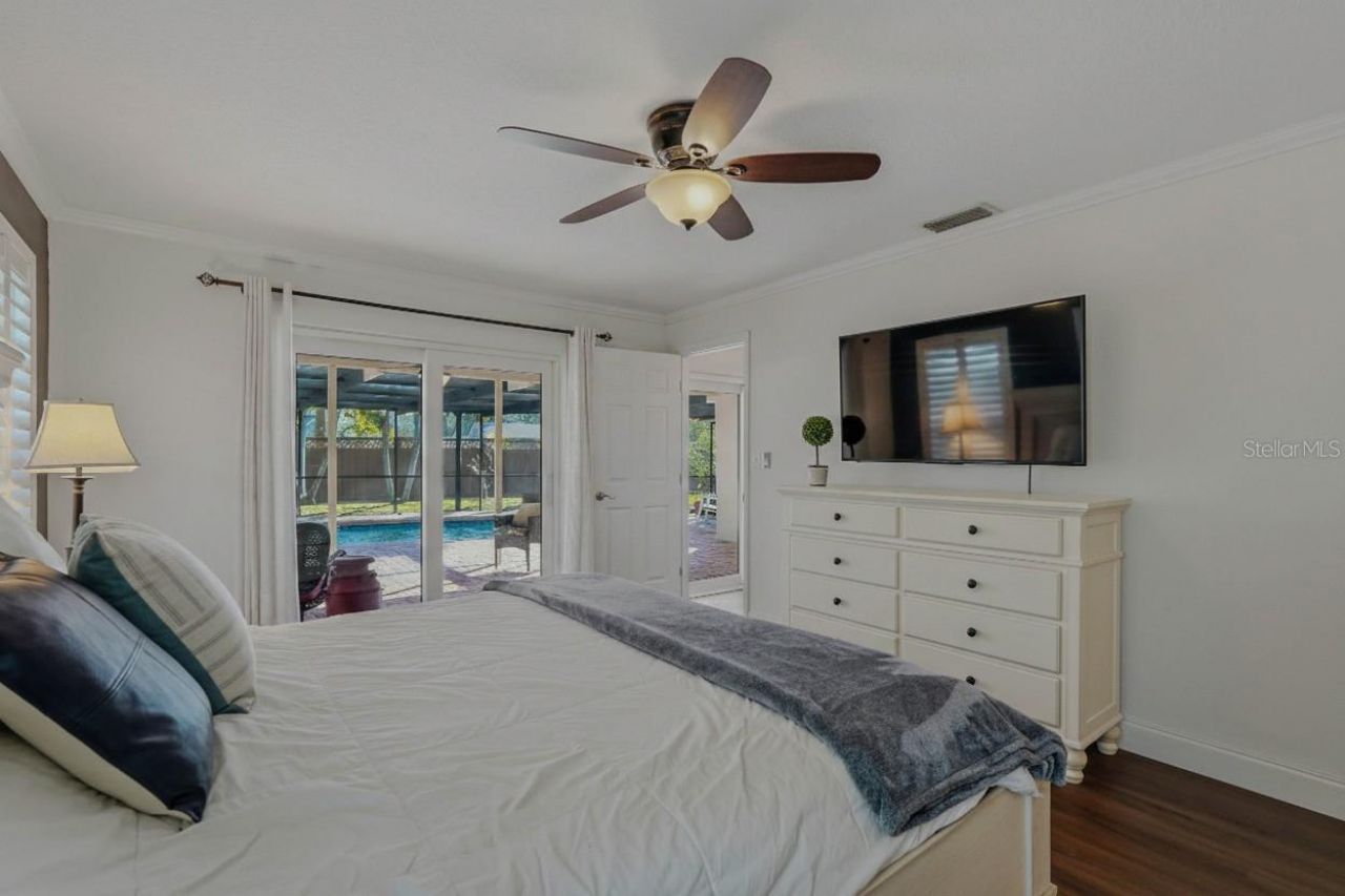 10099 Linden Place Drive, Seminole, FL 33776 Photo