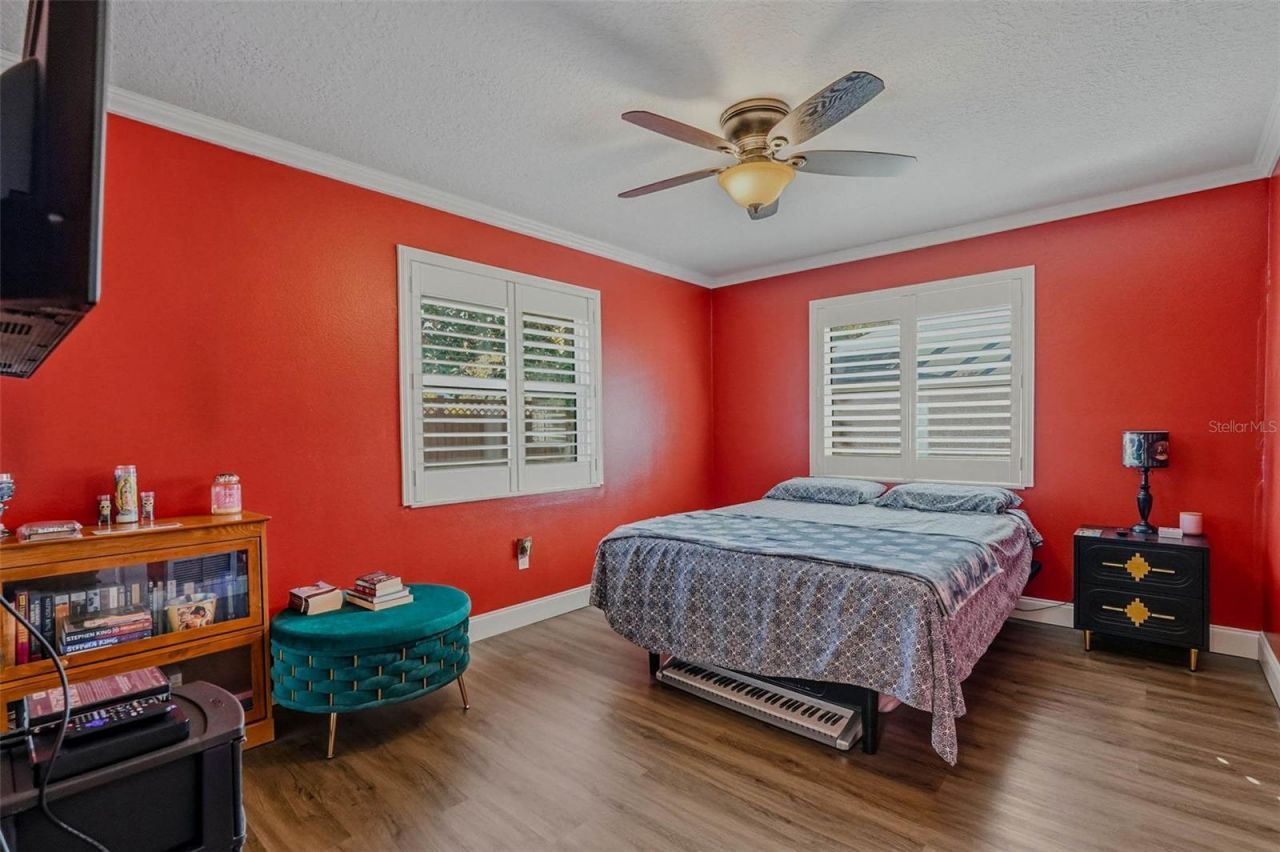 10099 Linden Place Drive, Seminole, FL 33776 Photo