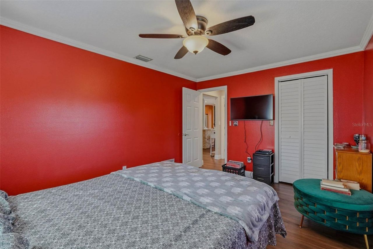 10099 Linden Place Drive, Seminole, FL 33776 Photo