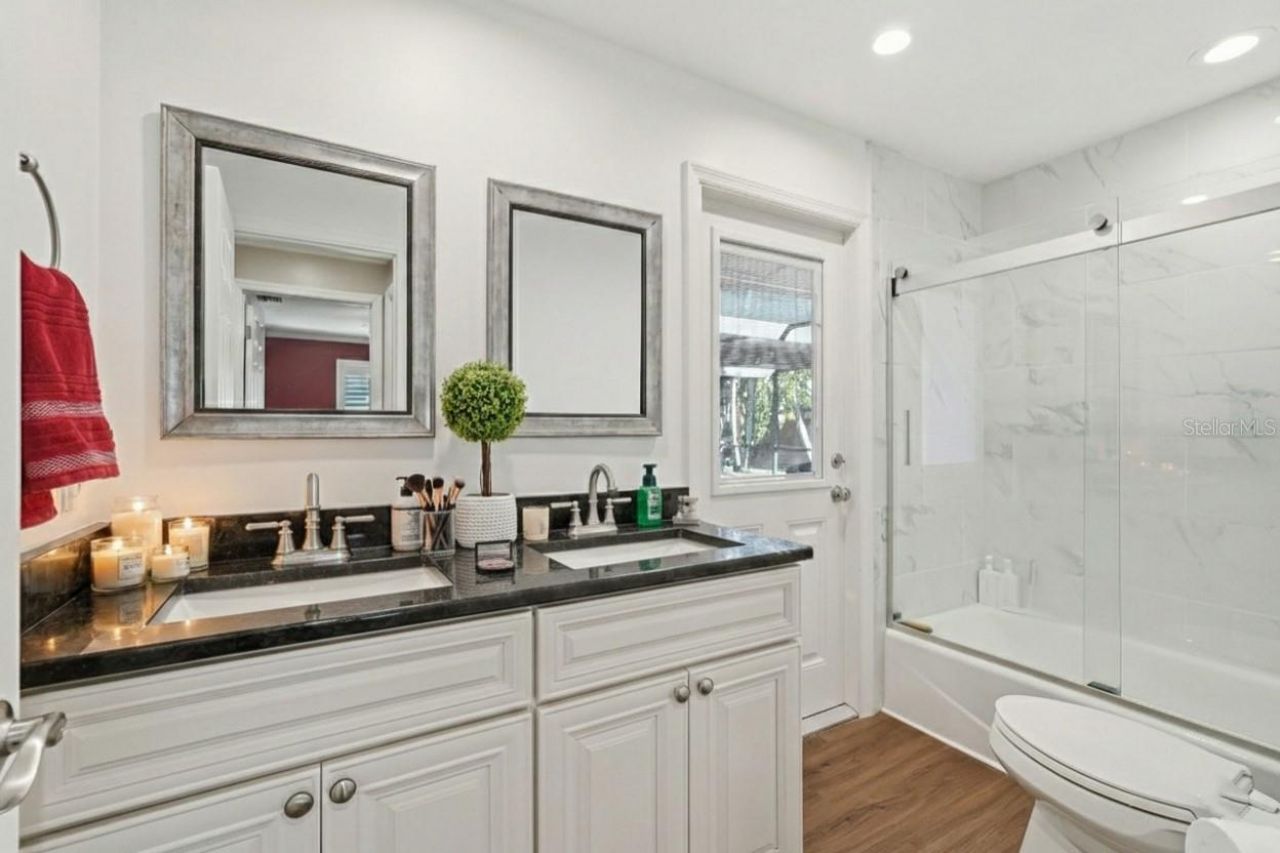 10099 Linden Place Drive, Seminole, FL 33776 Photo