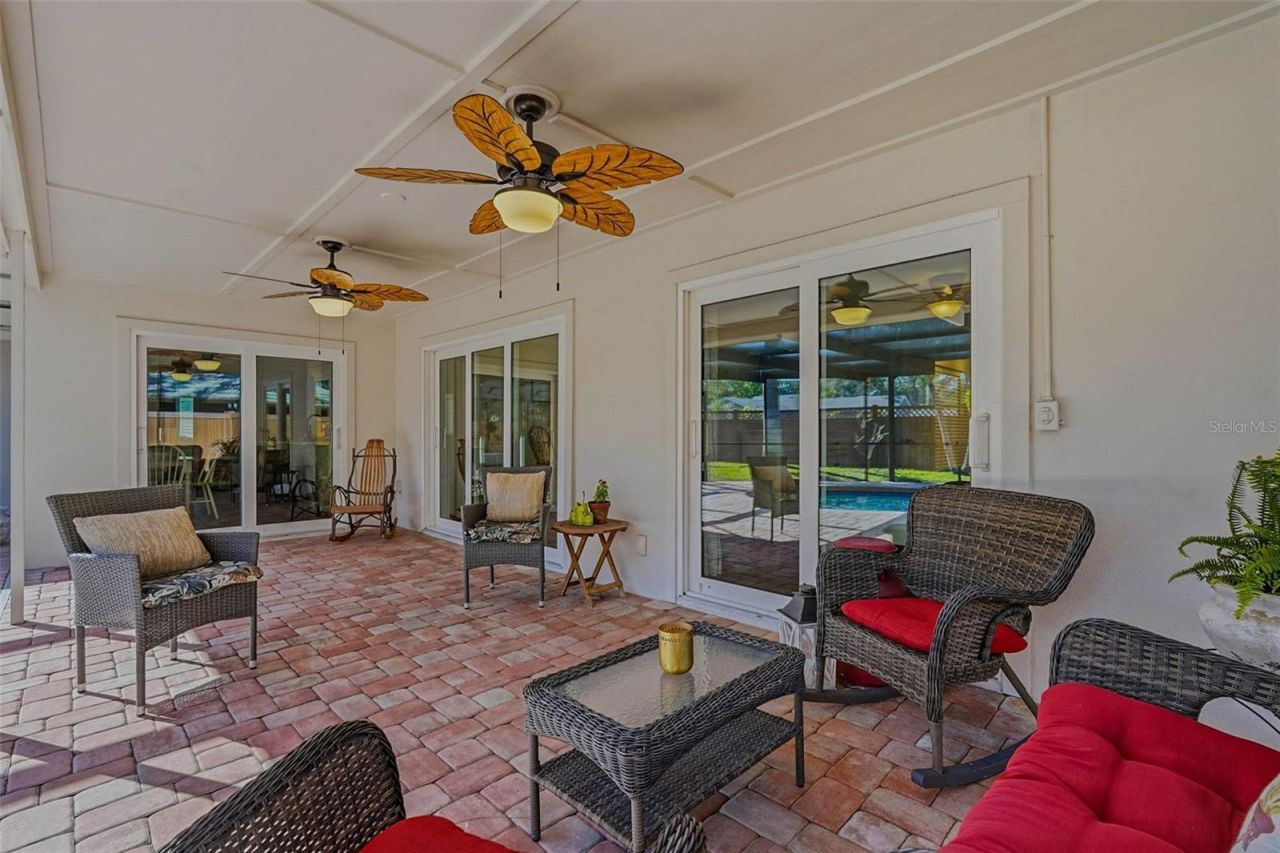 10099 Linden Place Drive, Seminole, FL 33776 Photo