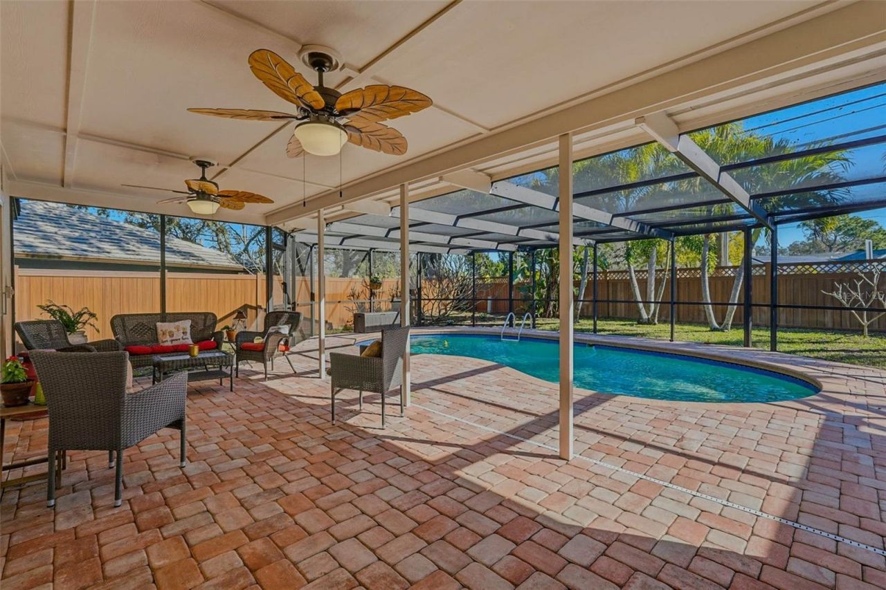 10099 Linden Place Drive, Seminole, FL 33776 Photo