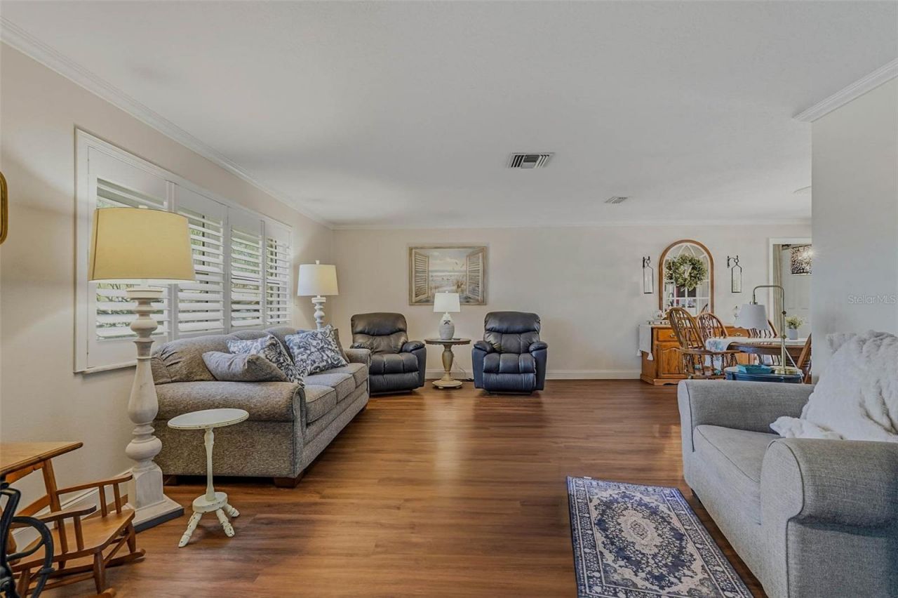 10099 Linden Place Drive, Seminole, FL 33776 Photo