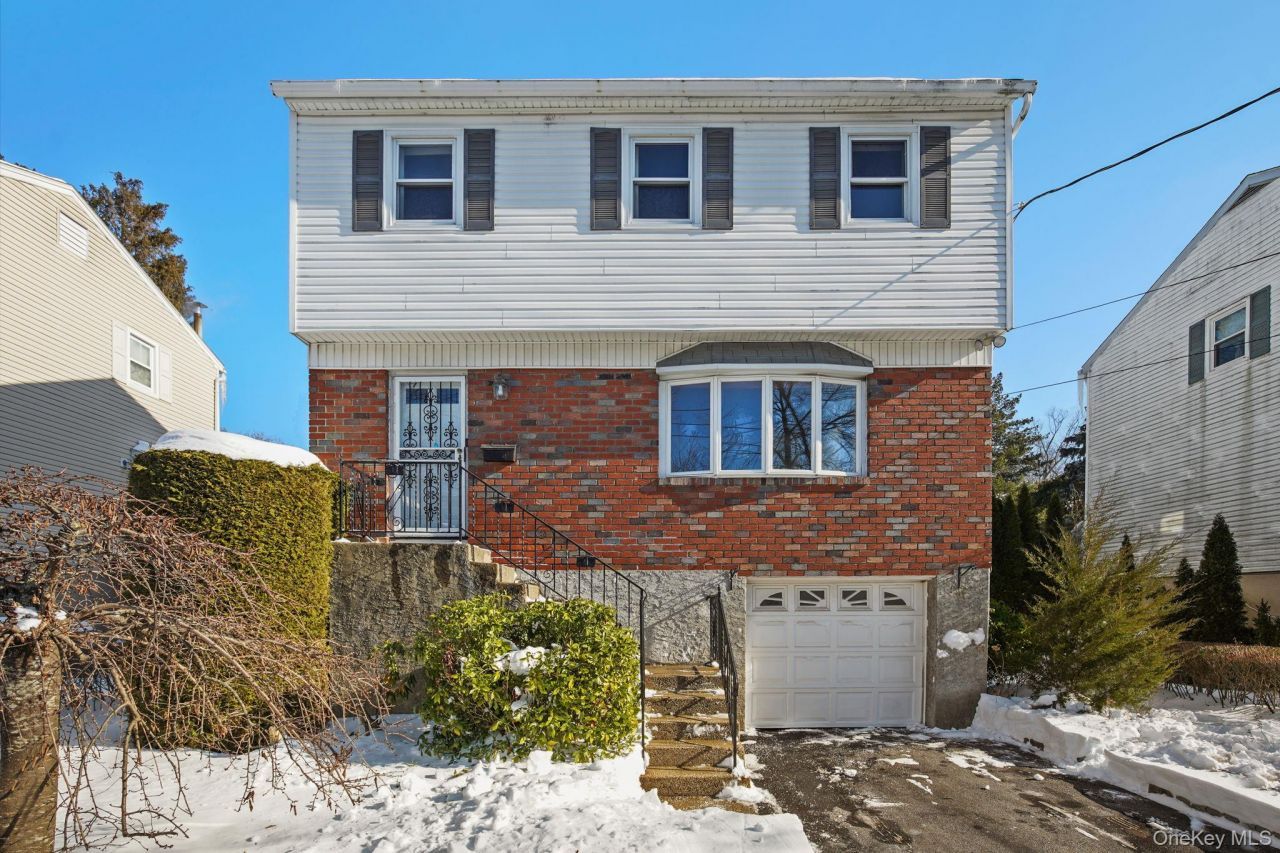 192 Helena Avenue, Yonkers, NY 10710 Main Photo