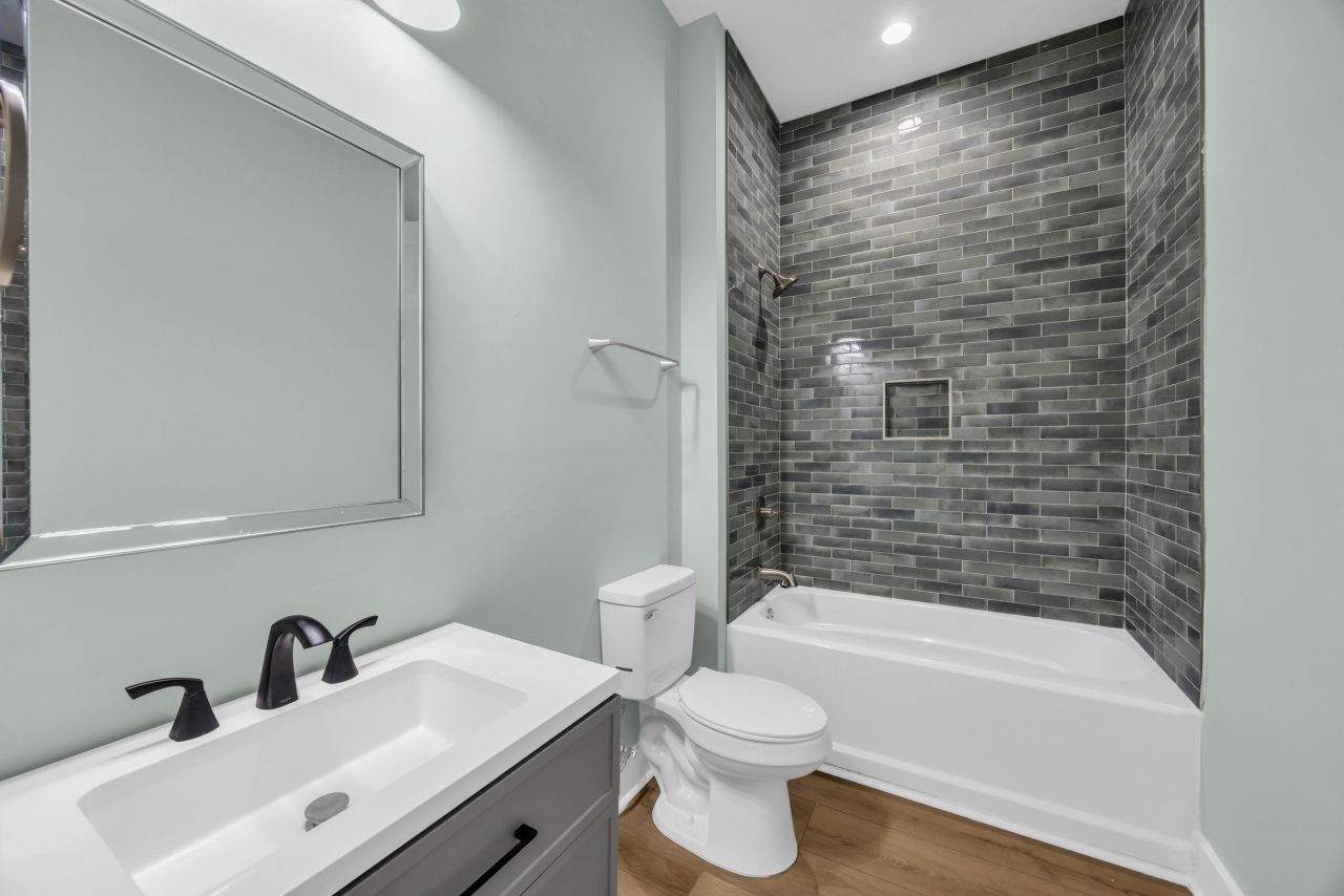 868 Crystal Water Way Photo 14