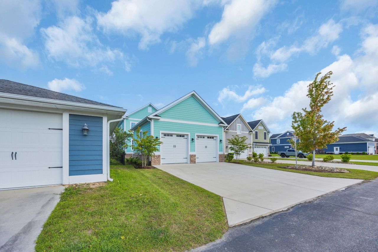 868 Crystal Water Way Photo 23