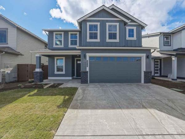 3915 NE Oakside Lp, Bend, OR 97701