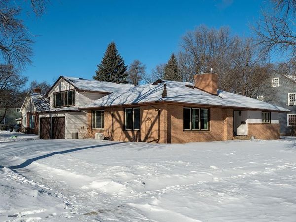 624 10th Street SW, Willmar, MN 56201