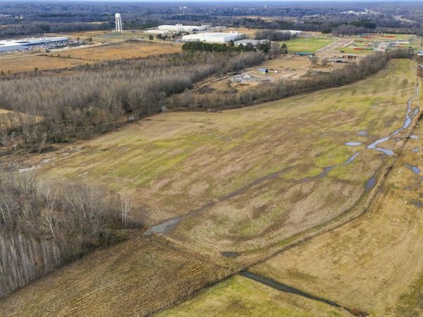 Holmes Road, Senatobia, MS 38668