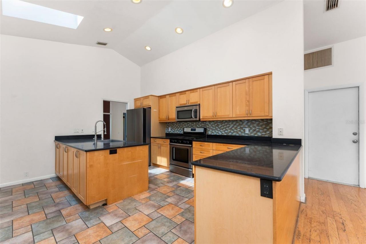2921 NW 24th Terrace, Gainesville, FL 32605 Photo