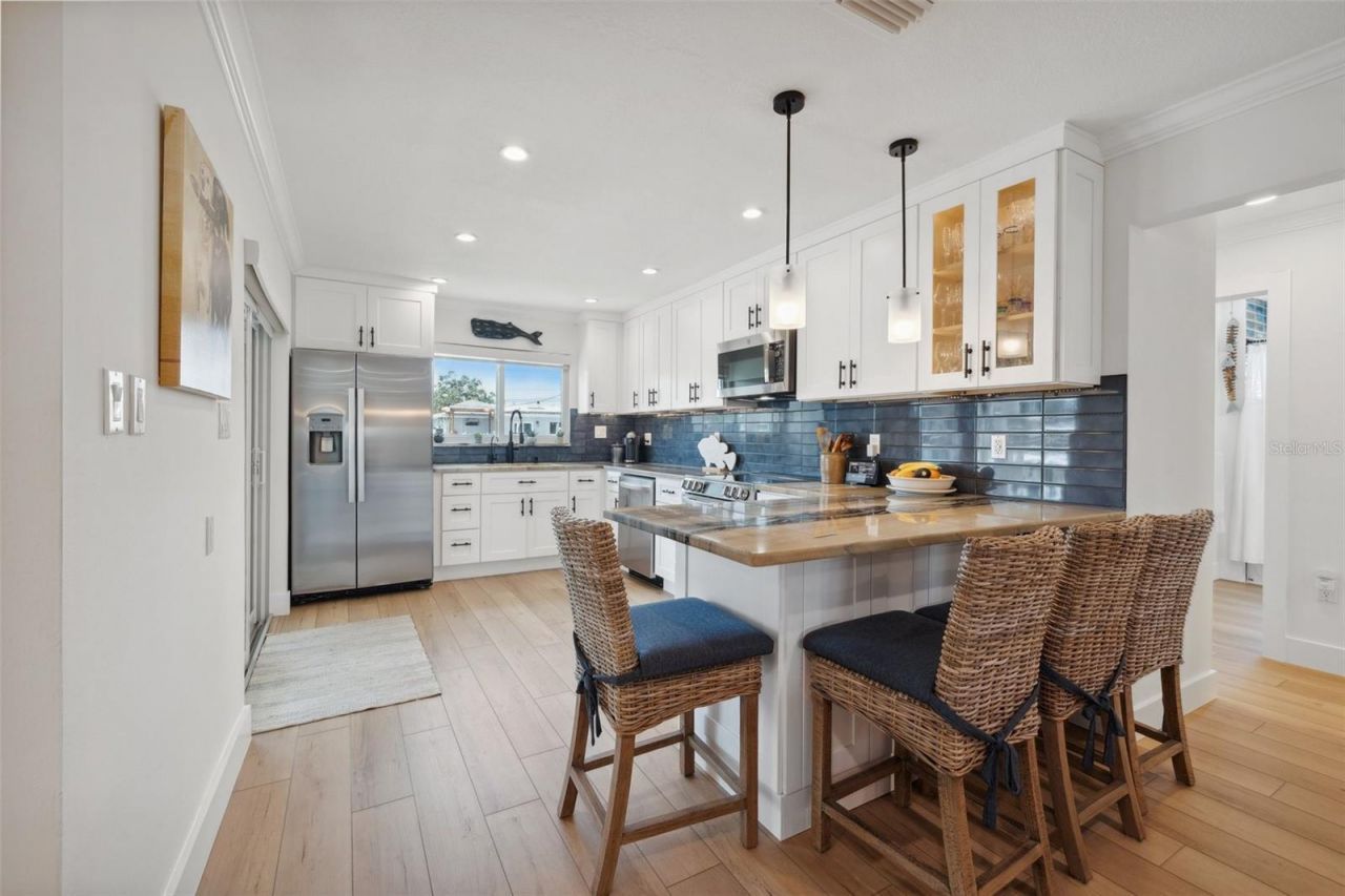 1424 47th Avenue Ne, Saint Petersburg, FL 33703 Photo