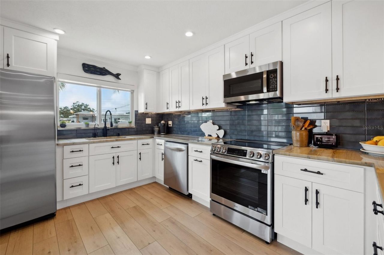 1424 47th Avenue Ne, Saint Petersburg, FL 33703 Photo