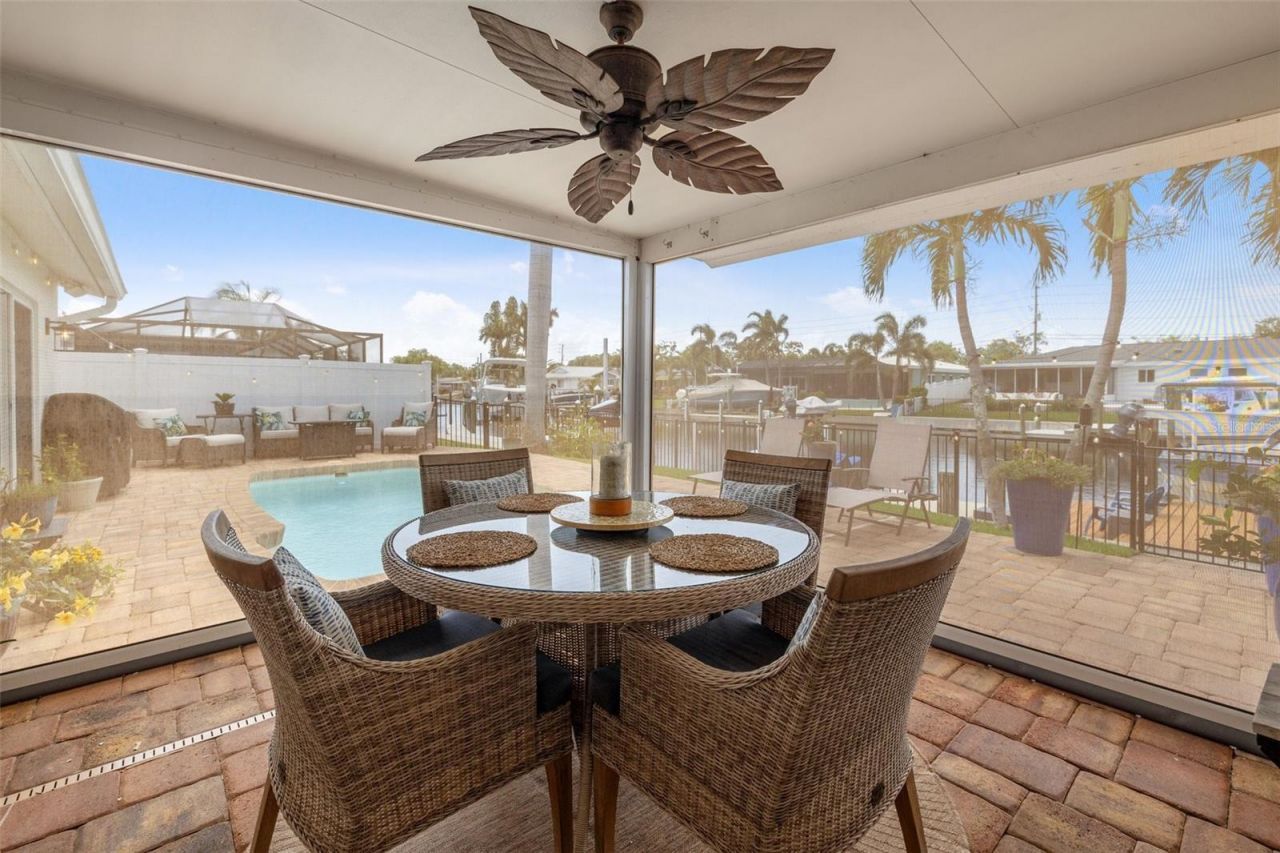 1424 47th Avenue Ne, Saint Petersburg, FL 33703 Photo