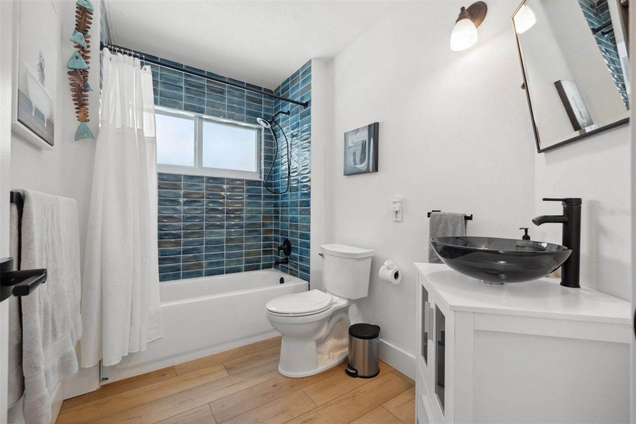 1424 47th Avenue Ne, Saint Petersburg, FL 33703 Photo