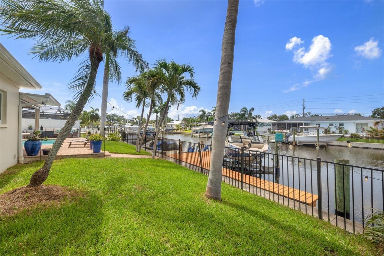 1424 47th Avenue Ne, Saint Petersburg, FL 33703 Photo