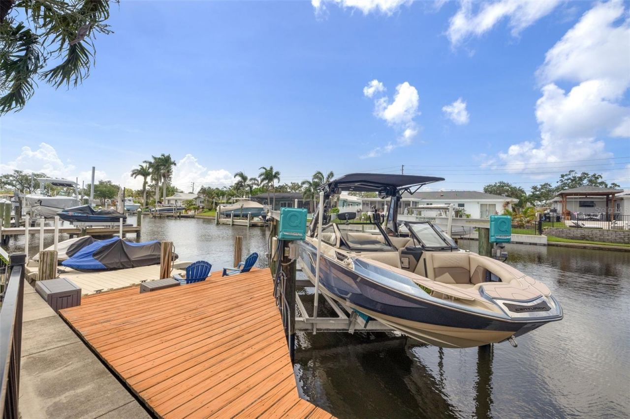 1424 47th Avenue Ne, Saint Petersburg, FL 33703 Photo