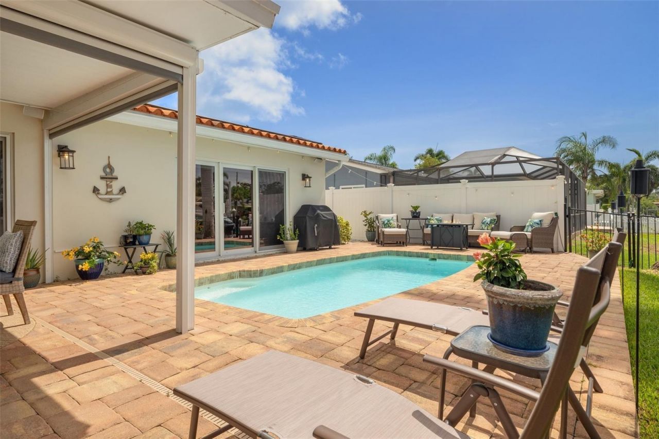 1424 47th Avenue Ne, Saint Petersburg, FL 33703 Photo