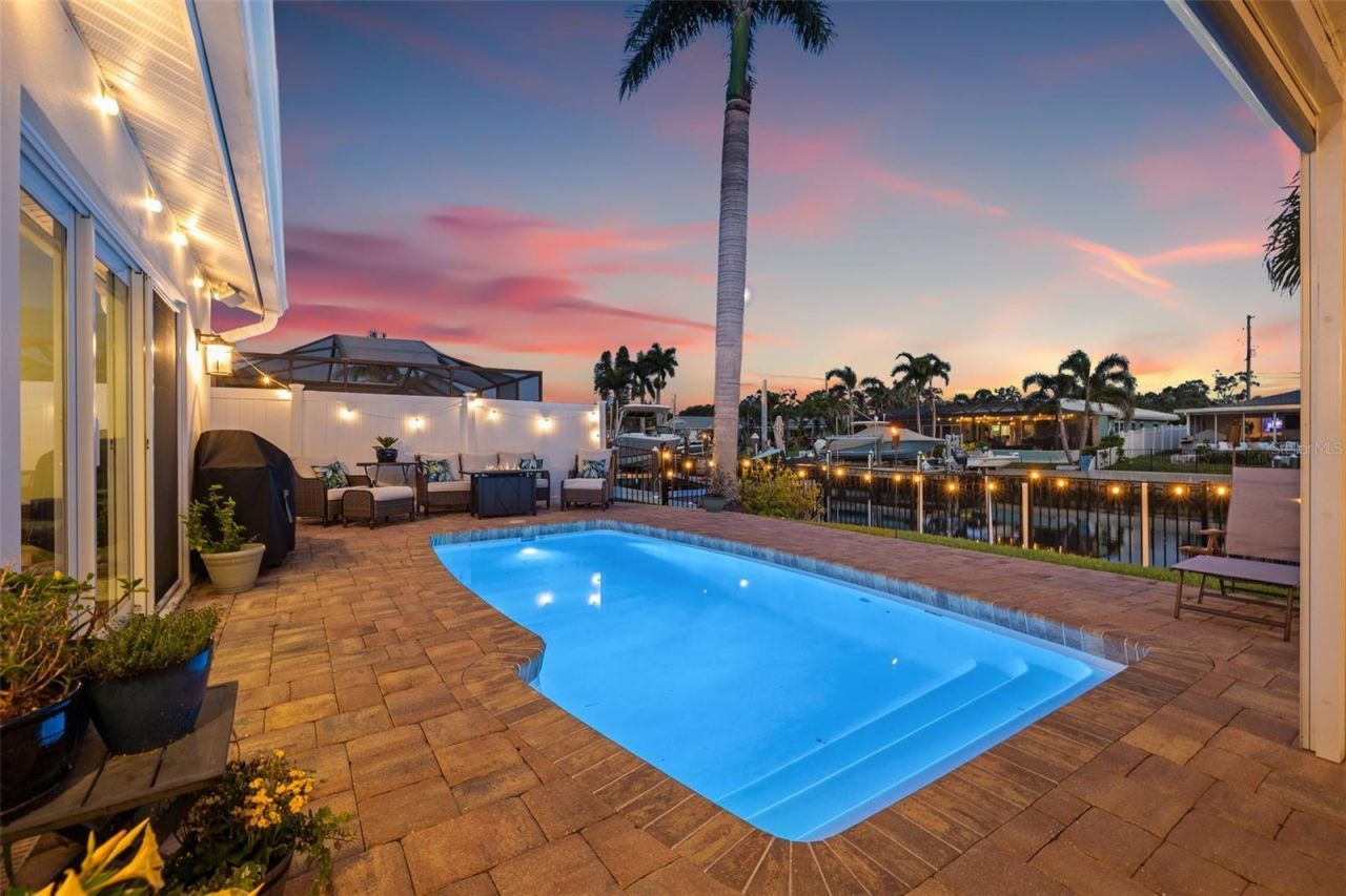 1424 47th Avenue Ne, Saint Petersburg, FL 33703 Photo