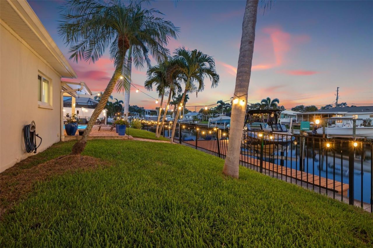 1424 47th Avenue Ne, Saint Petersburg, FL 33703 Photo