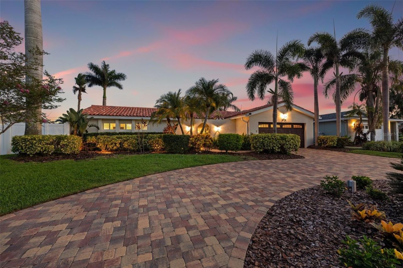 1424 47th Avenue Ne, Saint Petersburg, FL 33703 Photo