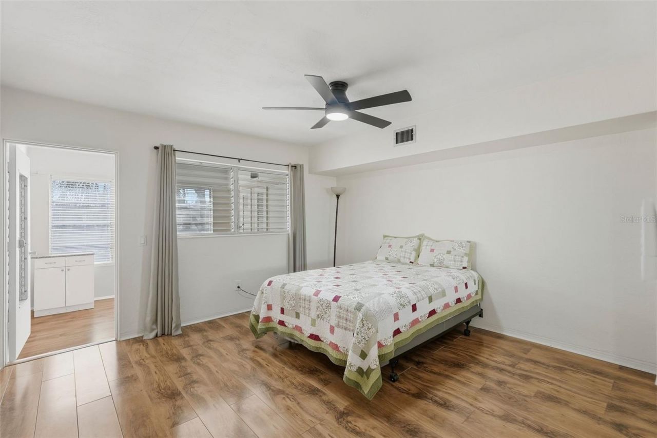 5664 40th Terrace N, Unit 430, Kenneth City, FL 33709 Photo